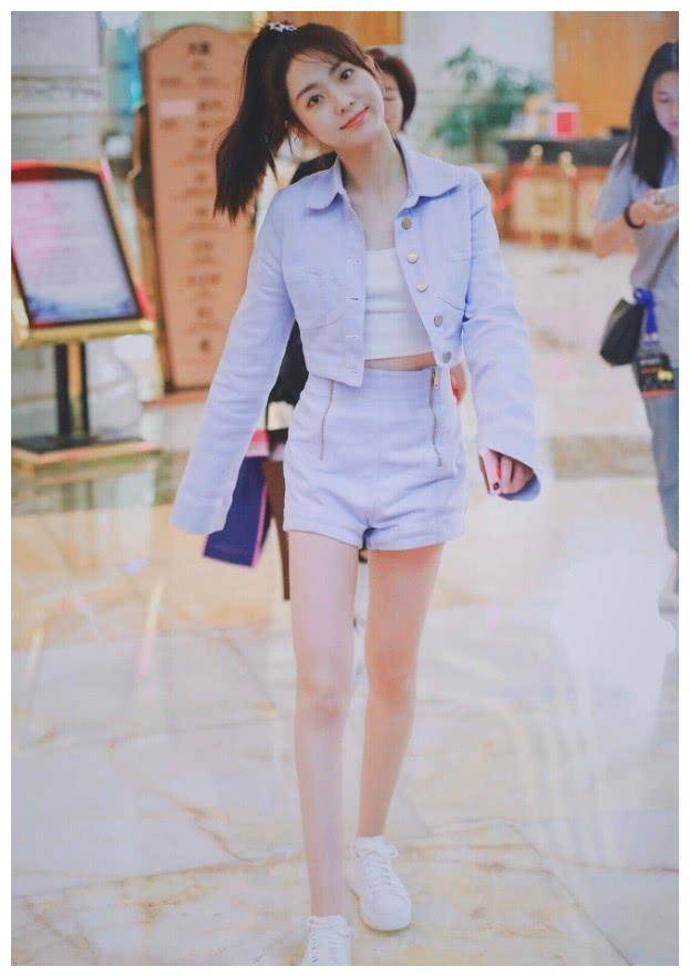 邢菲为证明自己不胖,挑战半径5cm热裤,不料却穿成了阔腿裤!