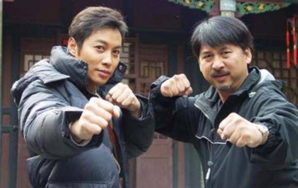 身高是硬伤:他实力碾压成龙,连李连杰都佩服,因身高退居幕后_曹荣