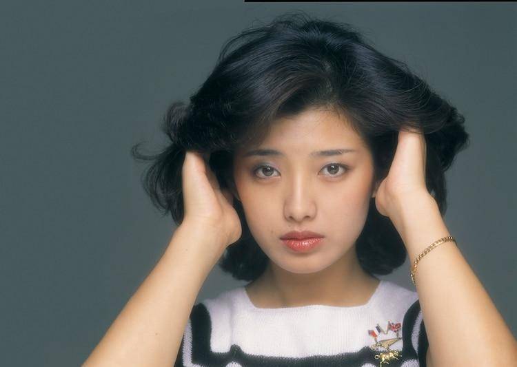 61岁山口百惠低调出街,风华犹存;长子谈父母40年不吵架秘诀_牧野由依