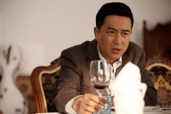 张嘉译新剧《山海情》播出4集收视第2,他的演技究竟有多好?