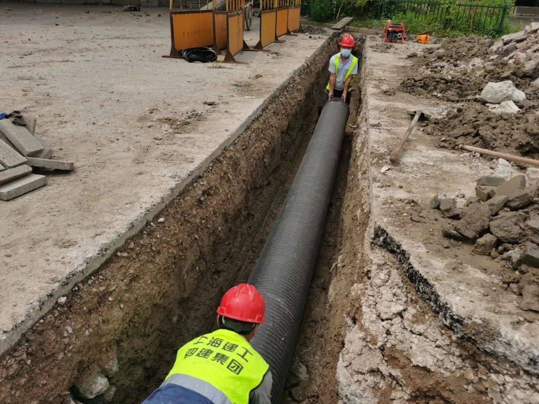 加快破损管道维修,减少汛期道路积水