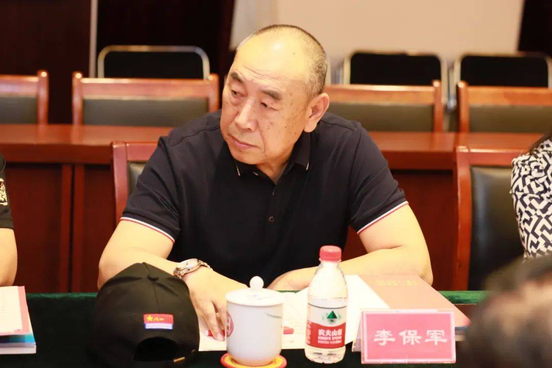 书记李保军表示,郑州市餐饮协会会长单位要带头支持民权河南红葡萄酒