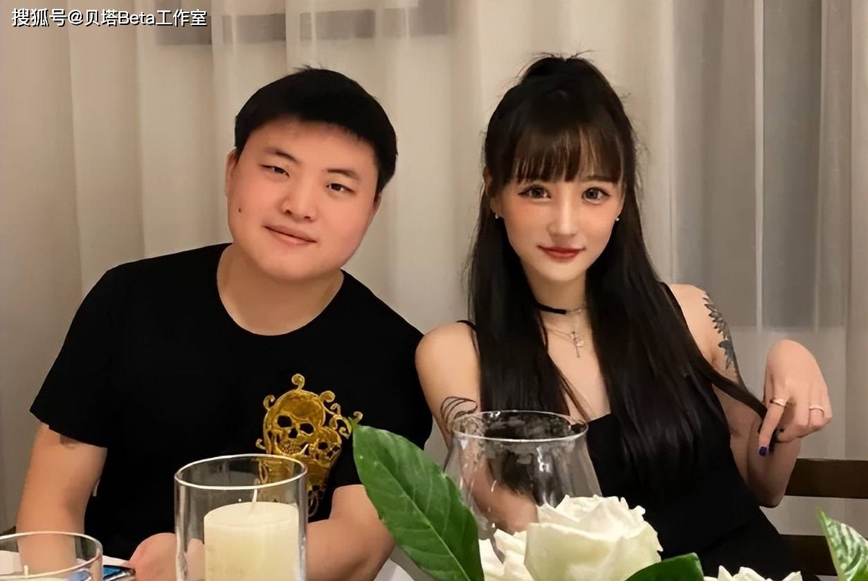 恭喜uzi晒出结婚证奥咪咪刚交往时所有人都不看好我们