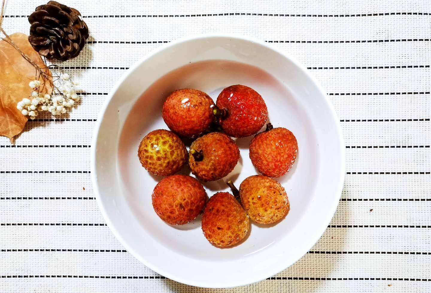 原创果农土方法吃荔枝不用盐水泡多加一个菜多吃荔枝不怕上火