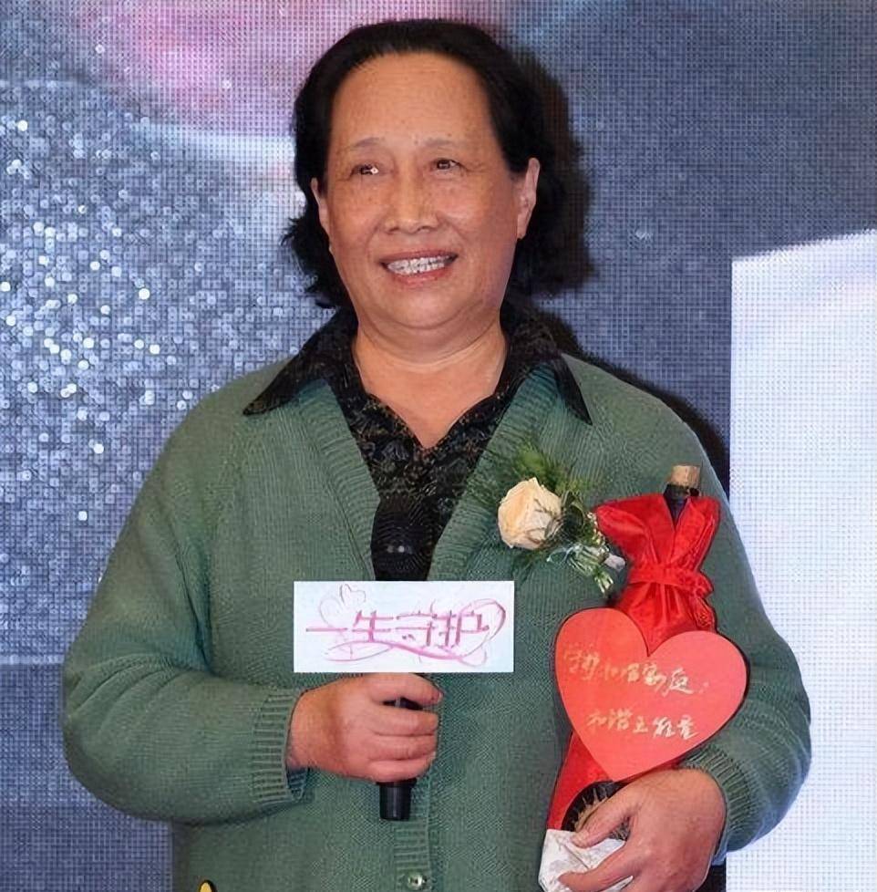 孙桂田立遗嘱换孝顺两婚两离净身出户儿女因亿万房产与她决裂