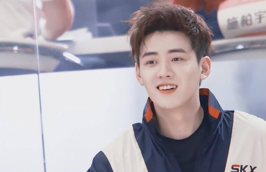 任豪被网友嘲讽得不像话,网友说他胃口大,什么类型都敢尝试,李由也被