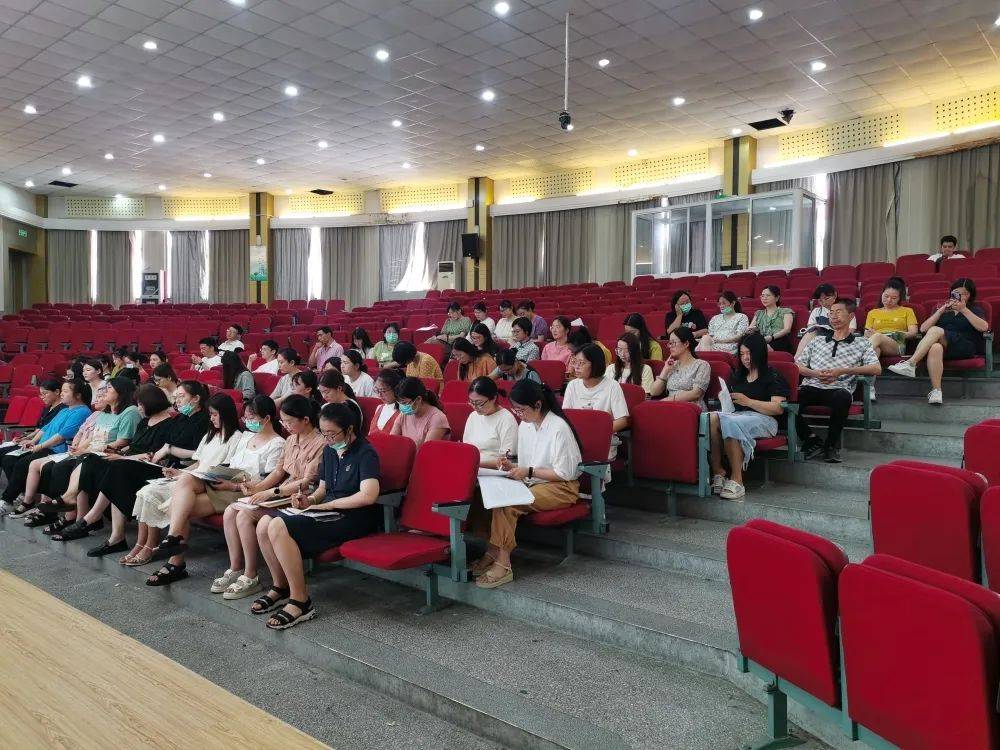 苏州市吴江区平望实验小学开展心理健康教育主题月系列活动_毕业班