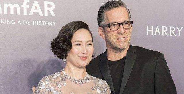 望子成龙的想法是每个父母都会有的期待,因此,何超琼很早就懂得了很多