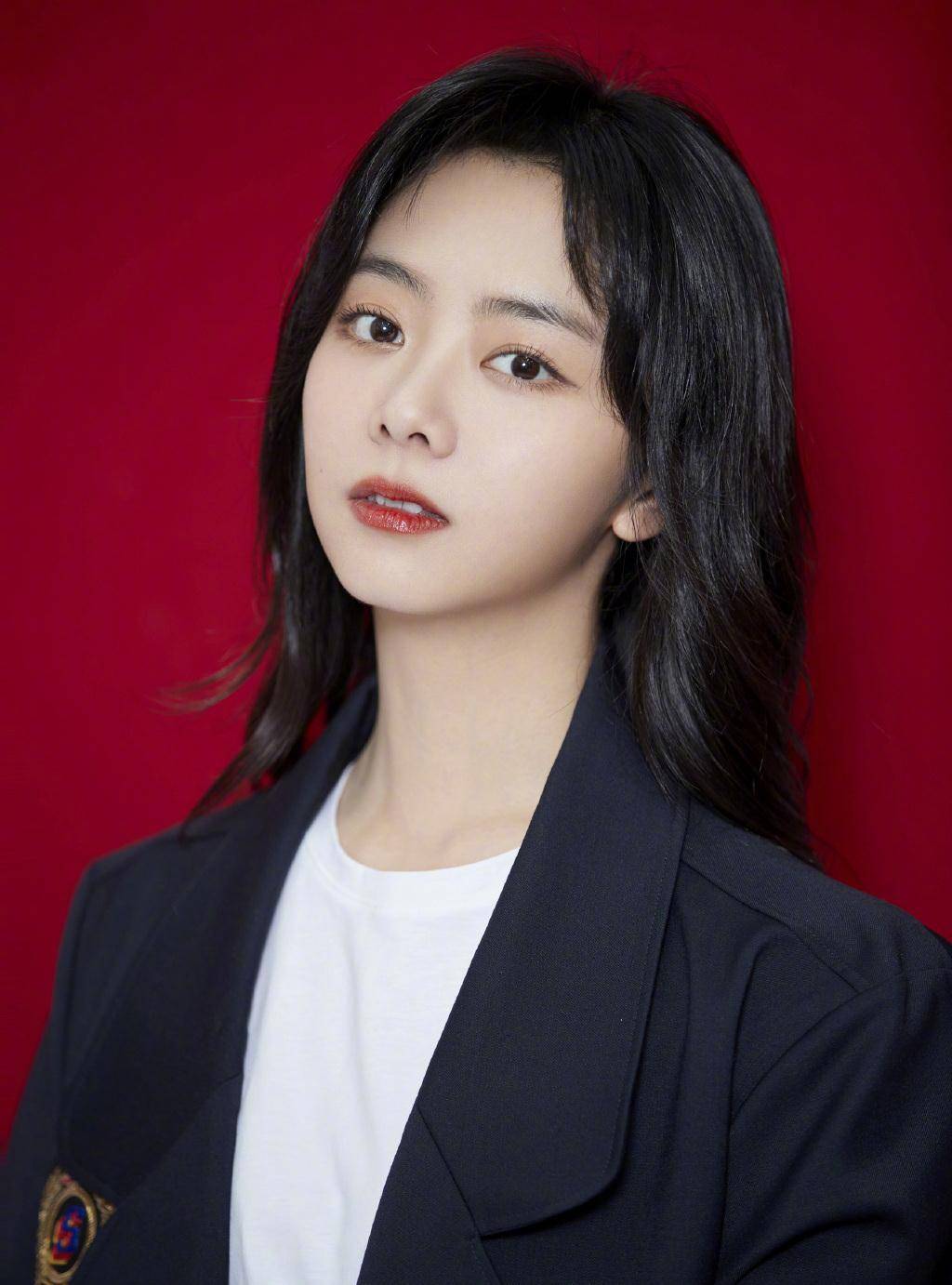 原创谭松韵为什么越看越可爱30岁还能轻松饰演高中生少女感是关键