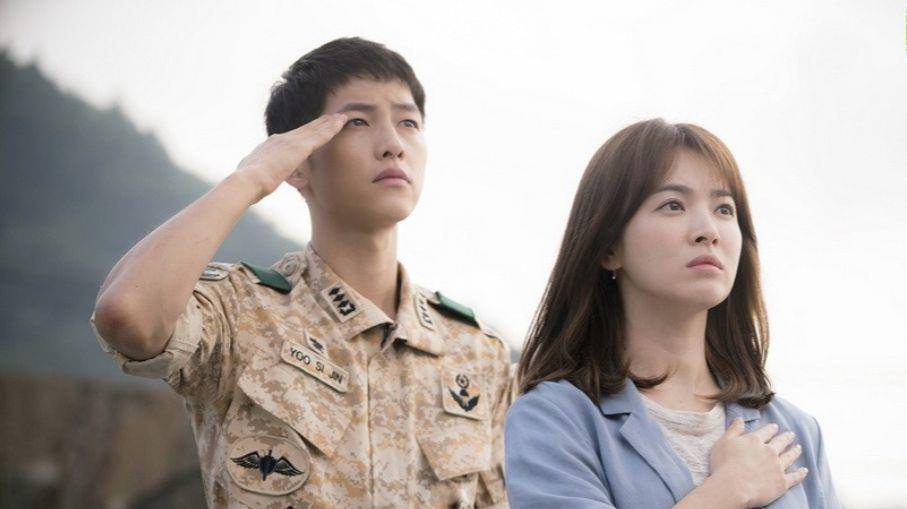 原创三无总统朴槿惠与宋仲基传绯闻被闺蜜坑进牢房一生曲折