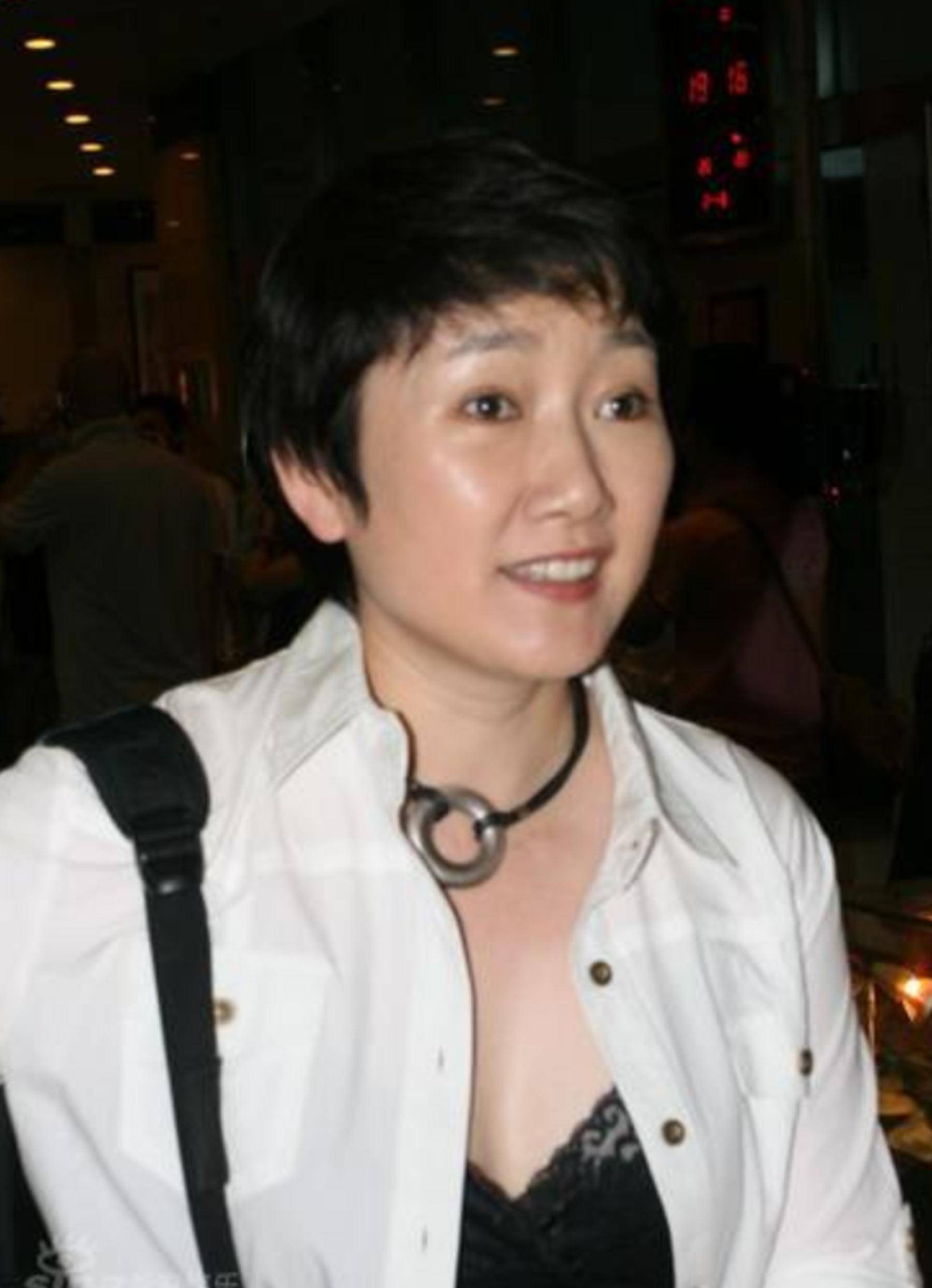结婚后生一个孩子应该要算是再普通不过的要求,可是成方圆却拒绝了他