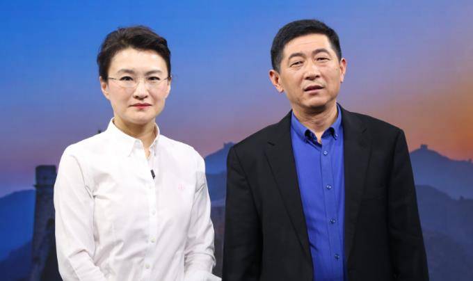 电视主持人王世林:29年素颜工作,妻子是才女也是同行_父母_观众_事情