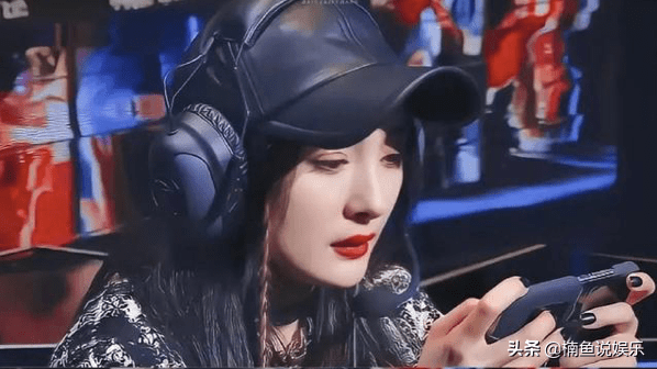 杨幂和李现,这两位高颜值的明星,此次亮相王者荣耀年度颁奖典礼现场