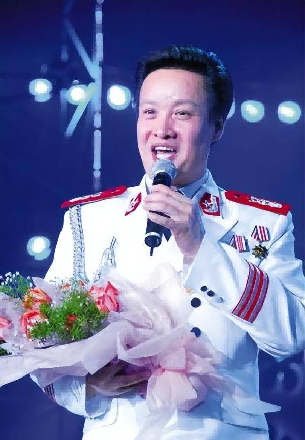 歌手阎维文陪妻子抗癌34年却说自己不称职风光背后总有泪水