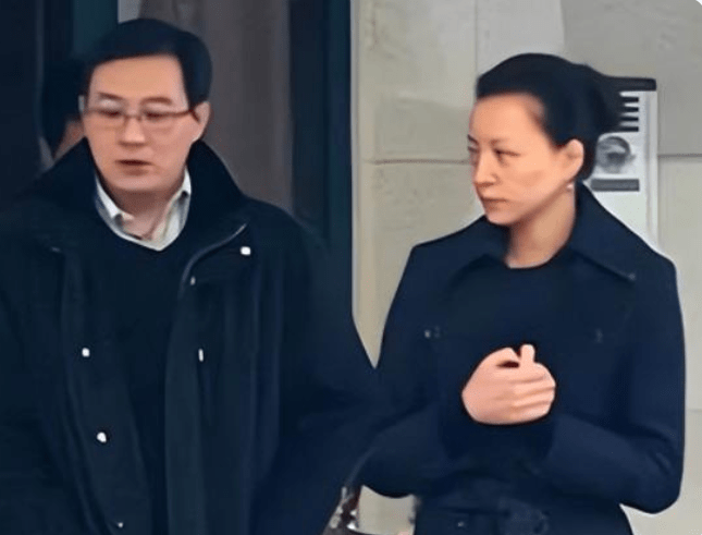 密春雷失联,董卿低价抛售豪宅为夫还债?_上海_工作_都曾