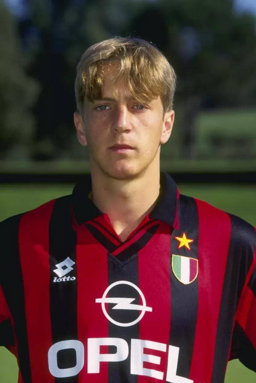 这是属于圣西罗圆桌骑士的信条_安布罗西尼_米兰_赛季