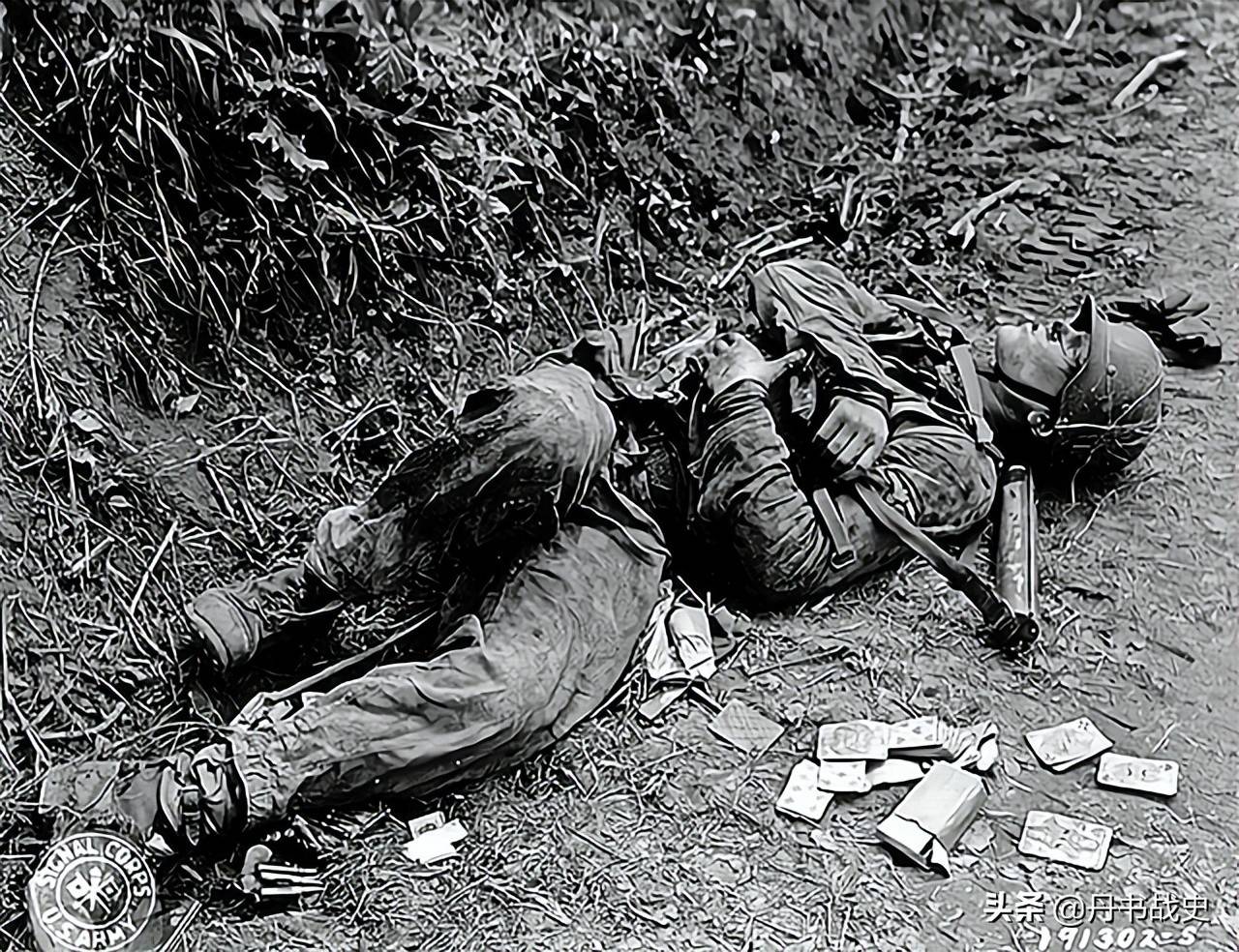 战场上的惨死士兵图片图片