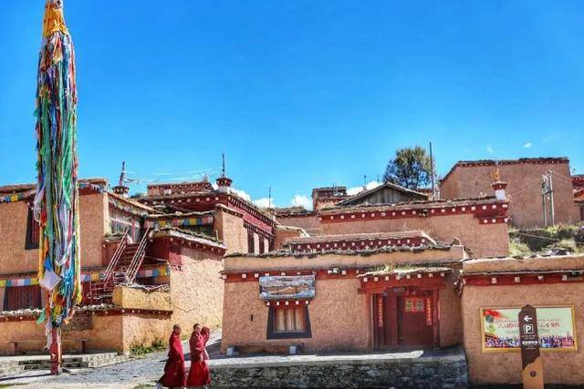四川这一古镇，位于海拔4000米以上，藏族风情浓厚，还能免费参观