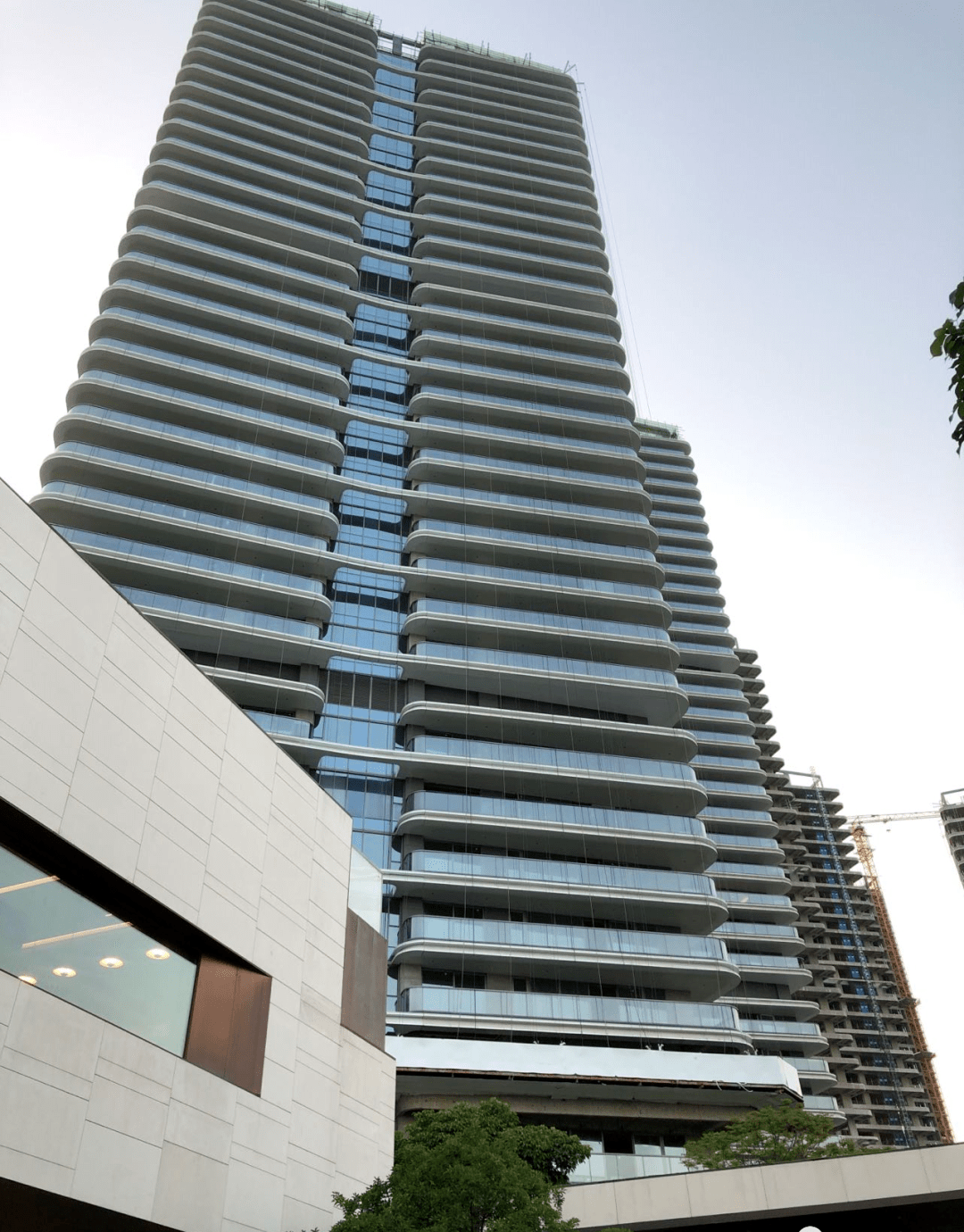 佛山顺德大良豪宅门面鹏瑞皓玥湾官方售楼中心24小时售楼电话