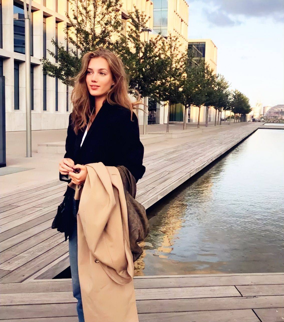 原创丹麦时尚博主的穿搭法则一衣多搭打造线条感