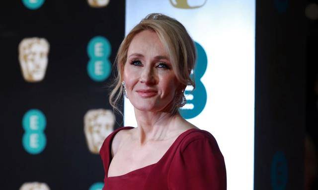 原创华纳兄弟在关键时刻反击了这位震惊的演员罗琳她是最好的作家