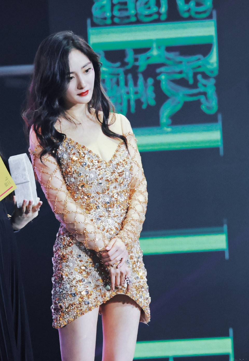 美图还是要看杨幂秀美腿秀事业线身材好到挪不开眼真是绝了