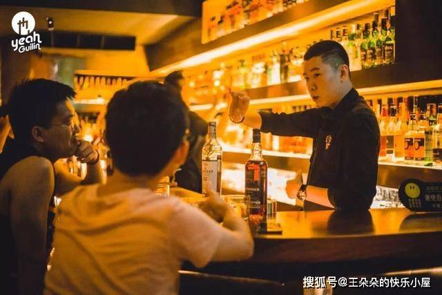 妹妹坐月子,妹夫经常半夜才回家,跟踪后看到的一幕,让我感动落泪!