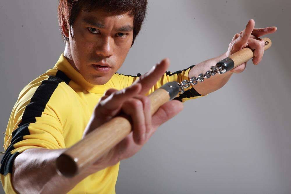 原创陈国坤因酷似李小龙被星爷发掘签约8年只拍2部戏却不忘恩情