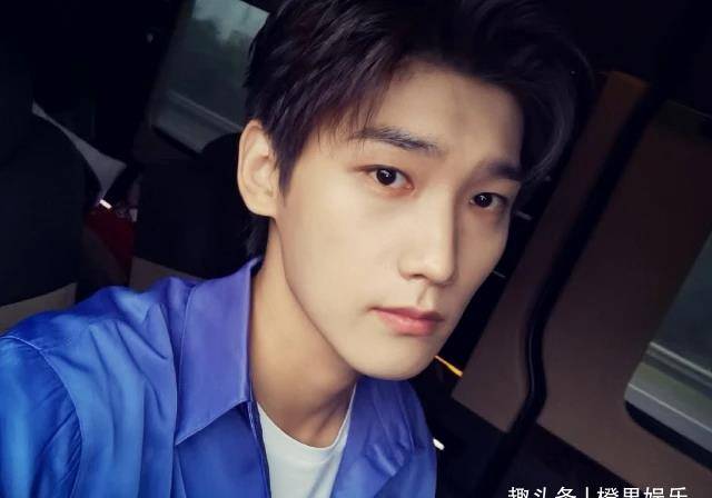 搂抱美女举止亲密,绯闻不断引网友热议_邢邵_范美熙_楚乔