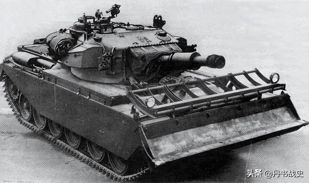 原创短炮管的坦克英国百夫长mk5avre165