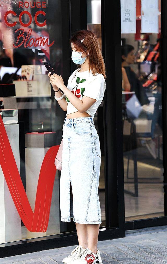 原创露脐装除了表现细腰凉爽效果也很好暑热季美女用露腰搏清凉