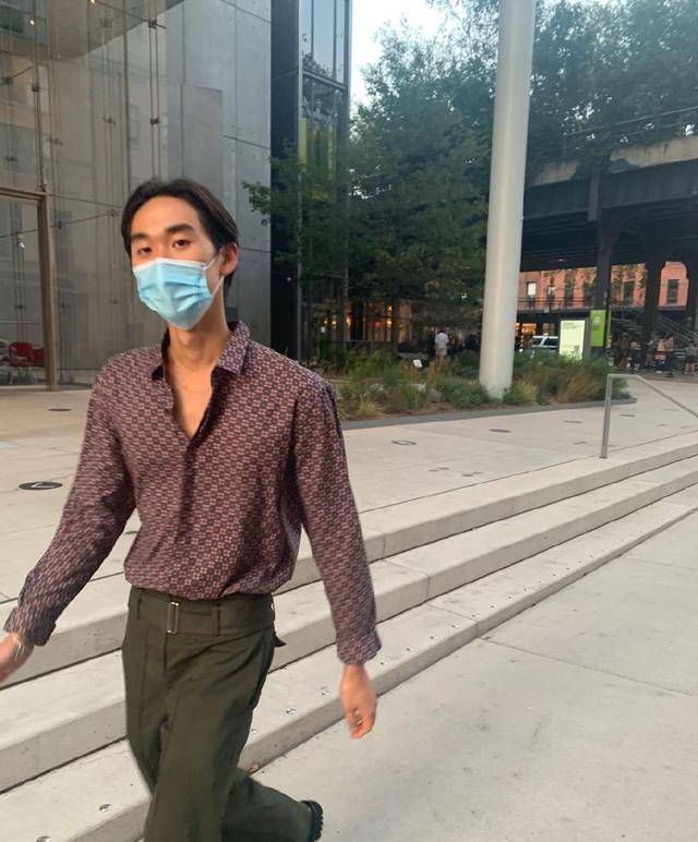 身材高瘦颇有超模范,完美继承爸爸好基因_林子濠_林子轩_大衣