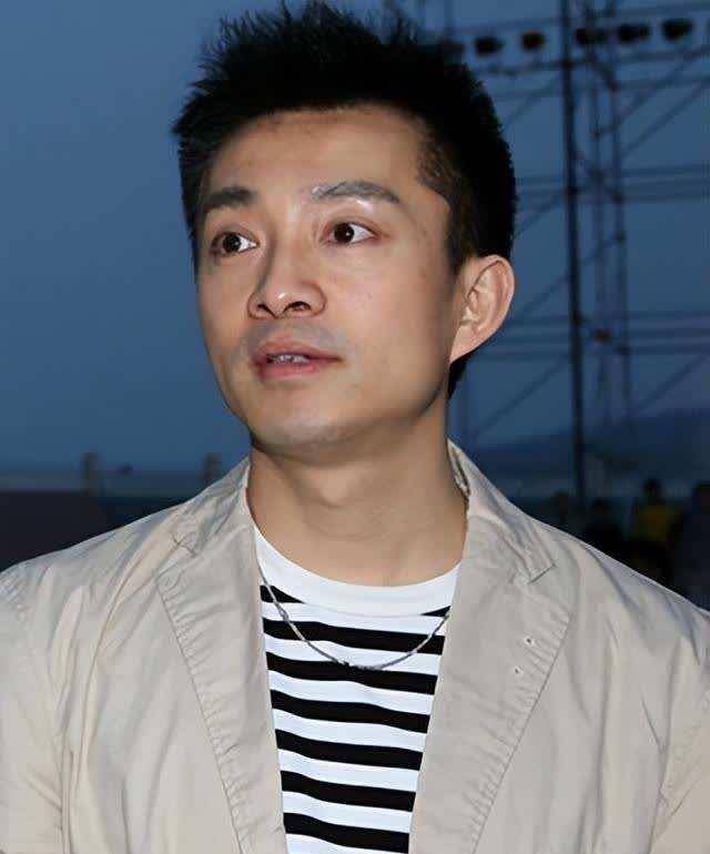 因同性恋转行做导演,47岁竟两鬓斑白_主理_亚宁_北京电视台