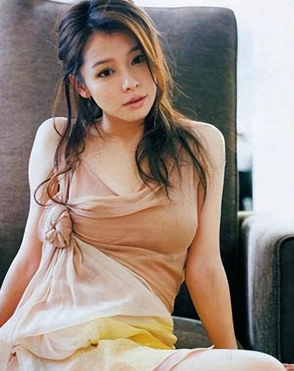 原创中国十大比基尼美女明星，哪一位最让你心动？