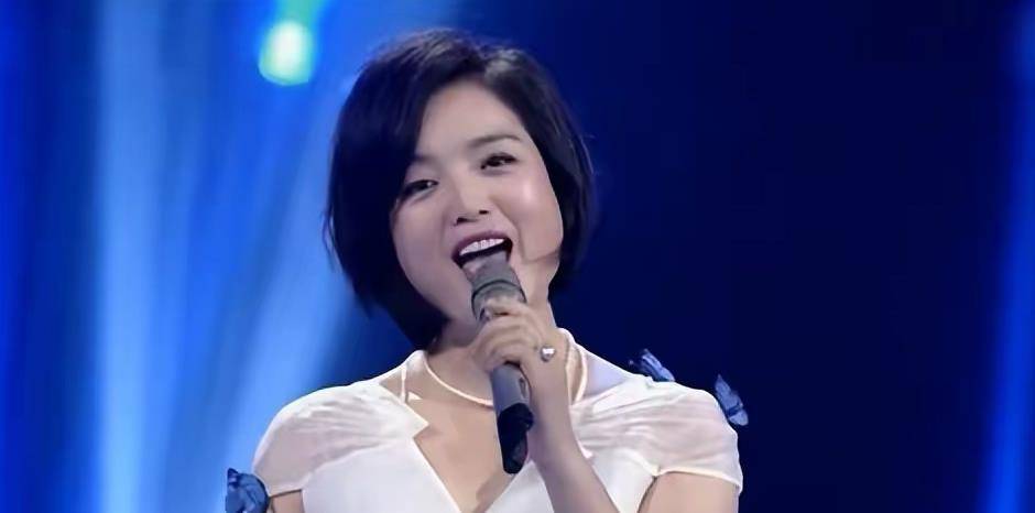 原创军旅歌手歌白雪唱千古绝唱成名中年离异后45岁再嫁原艺