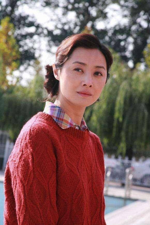 刘蓓从小家境就非常殷实,并且还是个文艺世家.