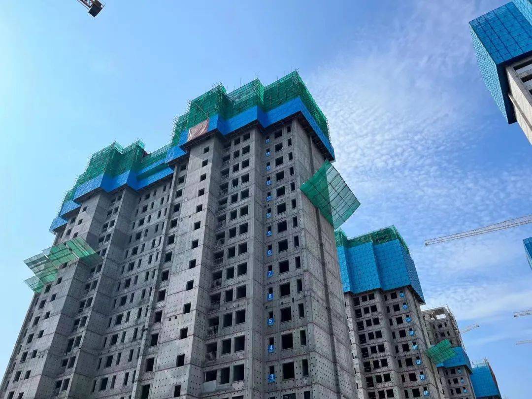 价格区间约850010000元㎡新东升润园小高层已封顶样板间开放中