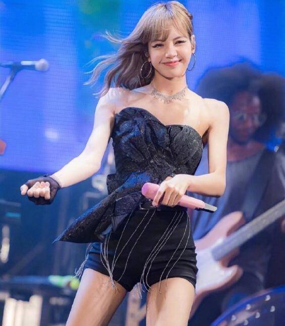 杨丞琳为追星lisa,提前帮潘玮柏官宣,李荣浩:我这老婆让大家见笑了