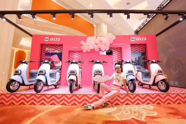 颜值即正义小刀电动车发布喵系新品