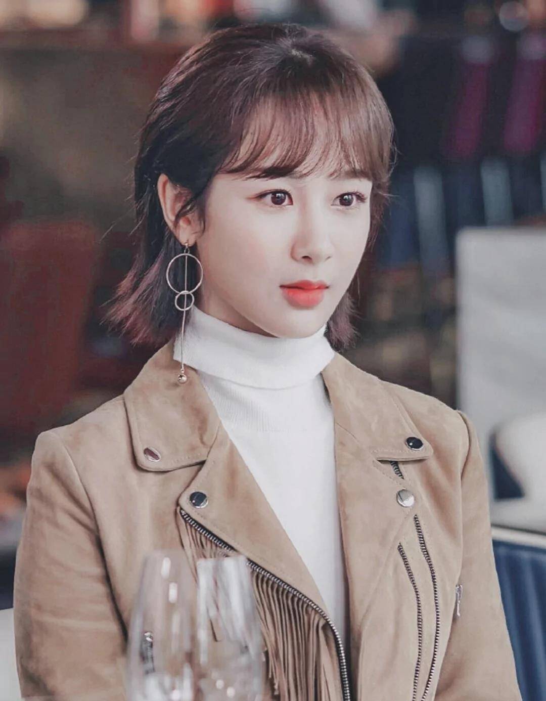 原创杨紫佩戴几款首饰真不错优雅时髦显气质珍珠耳钉时尚又简单