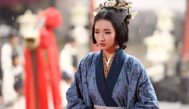 后来还娶了曹操的女儿金乡公主为妻,不过何晏好色多纳妾室,又有世家