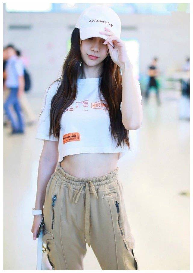 在演艺界,女明星的身材管理得真好.