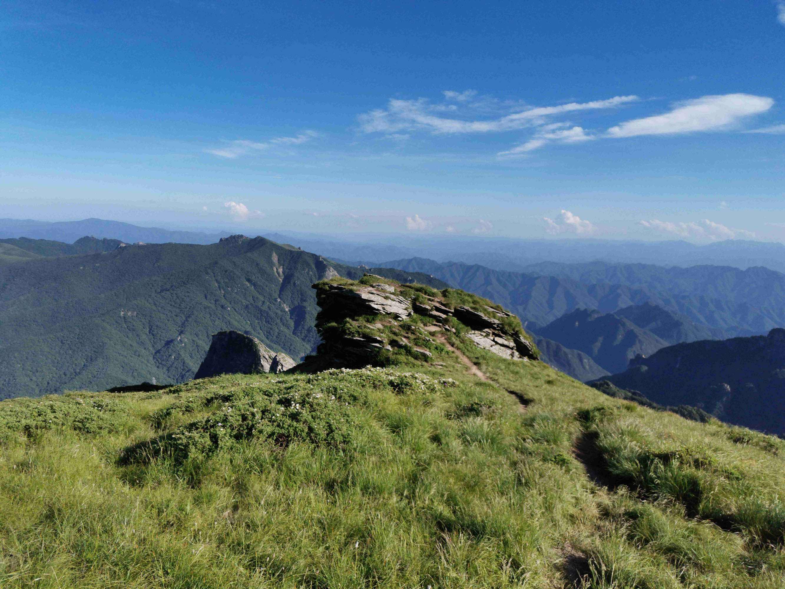 (大美秦岭)光头山:因峰顶建有陕西广播电视调频发射基地而远近闻名