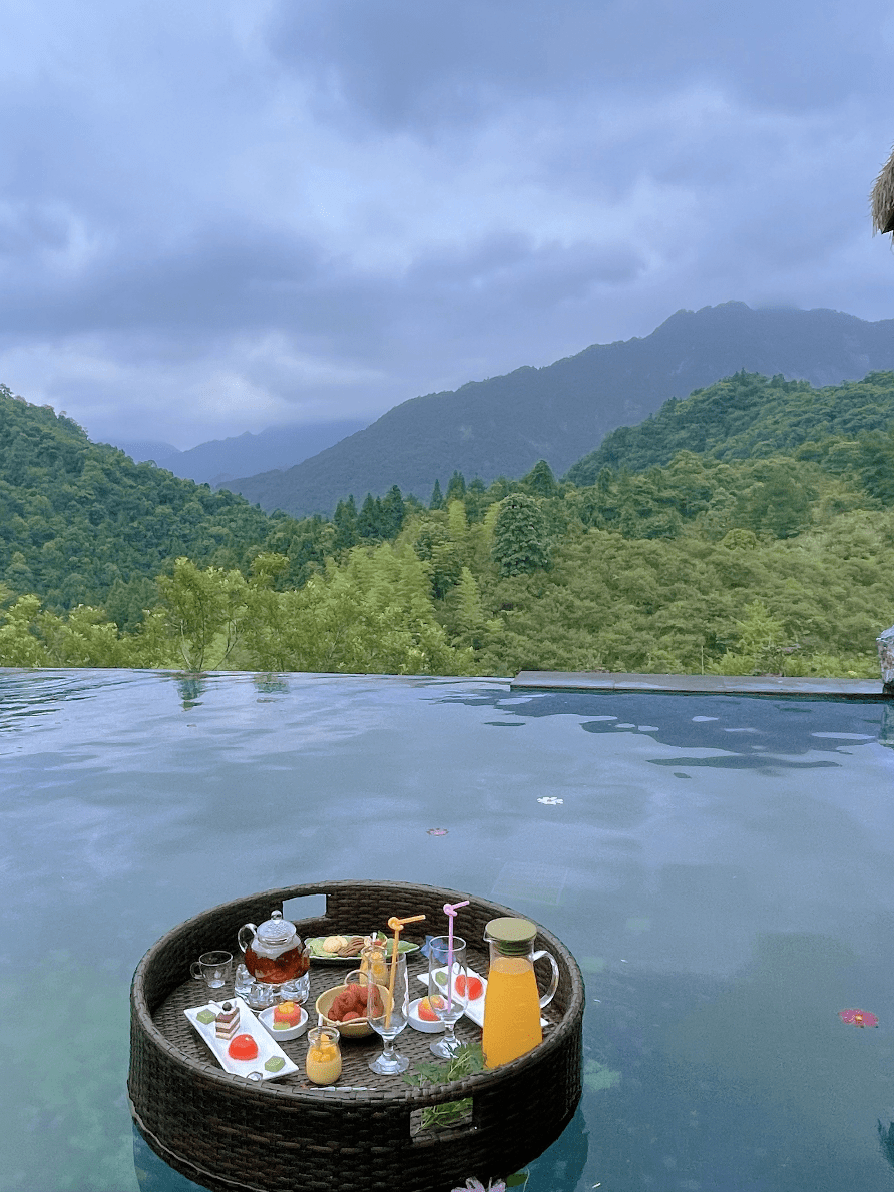 三清山雷迪森酒店,全景落地窗赏秀美景
