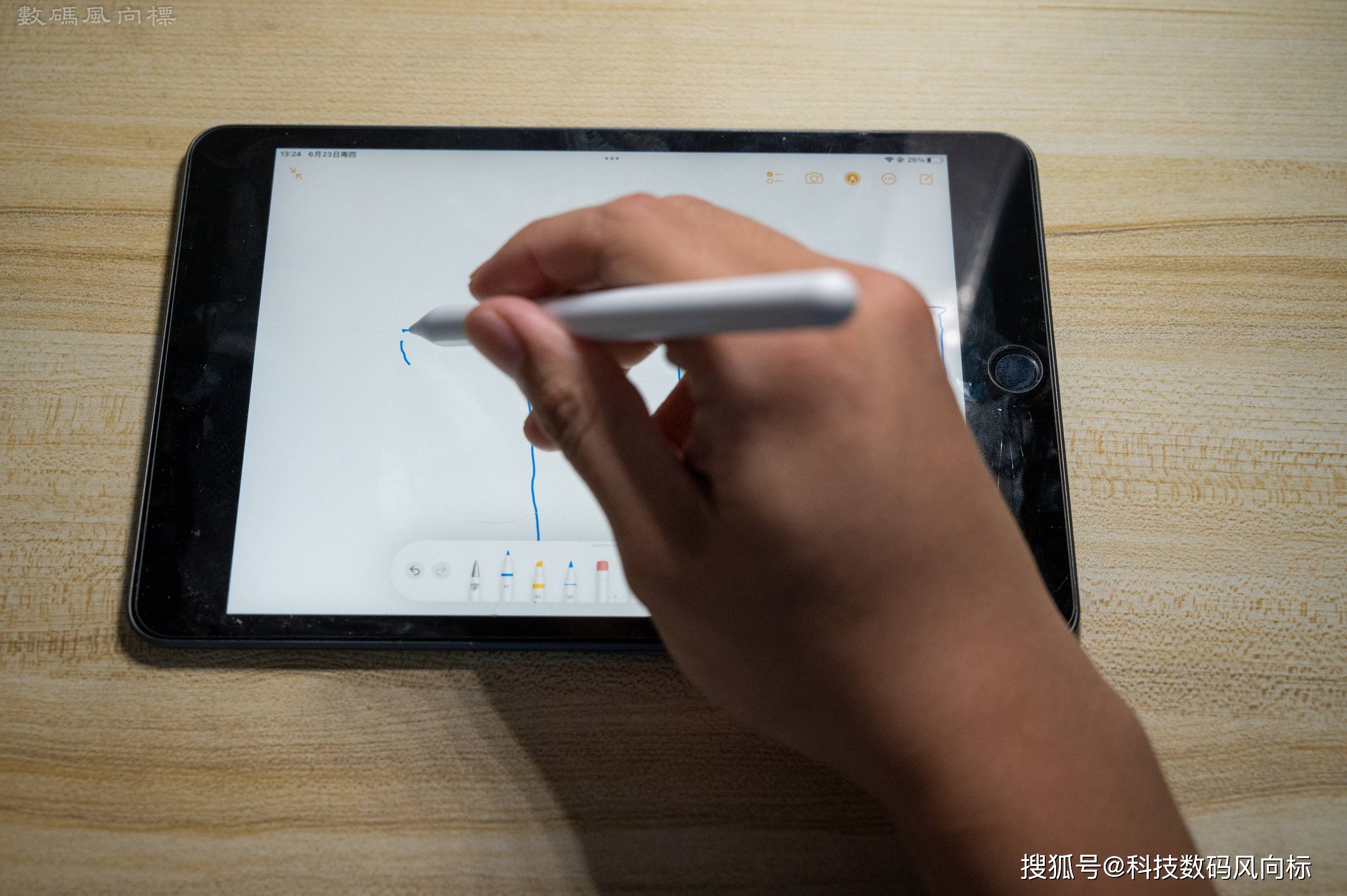 顺滑好用的iPad书写工具，随时拿起就能用，南卡Pencil上手_手机搜狐网