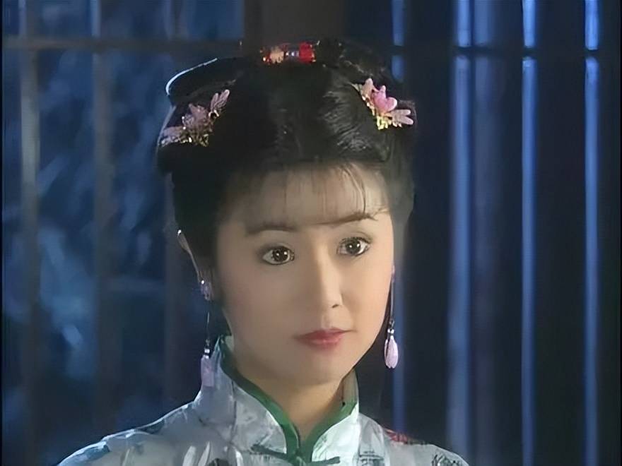 1997年《還珠格格》飾演夏紫薇格格,20出頭的林心如飾演夏紫薇,一開始