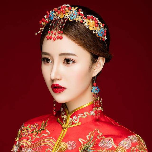 才女招亲联:将军穿甲,车前站到马前,乞丐对下联,她满脸通红_小姐_男人