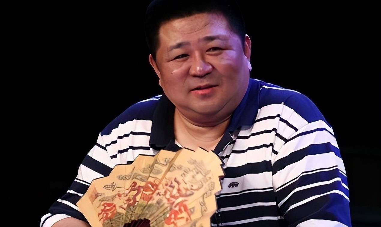 梁冠华当演员的路不能说顺利,他的形象给他的戏路带来了很大的限制