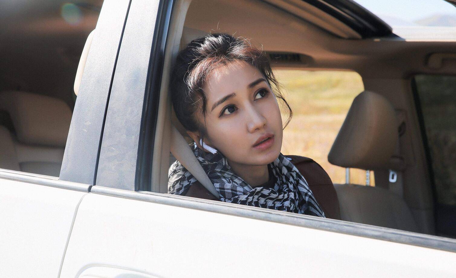 虽然说杨凯迪出道这么多年来一直兢兢业业的拍戏,甚至不断挑战新角色