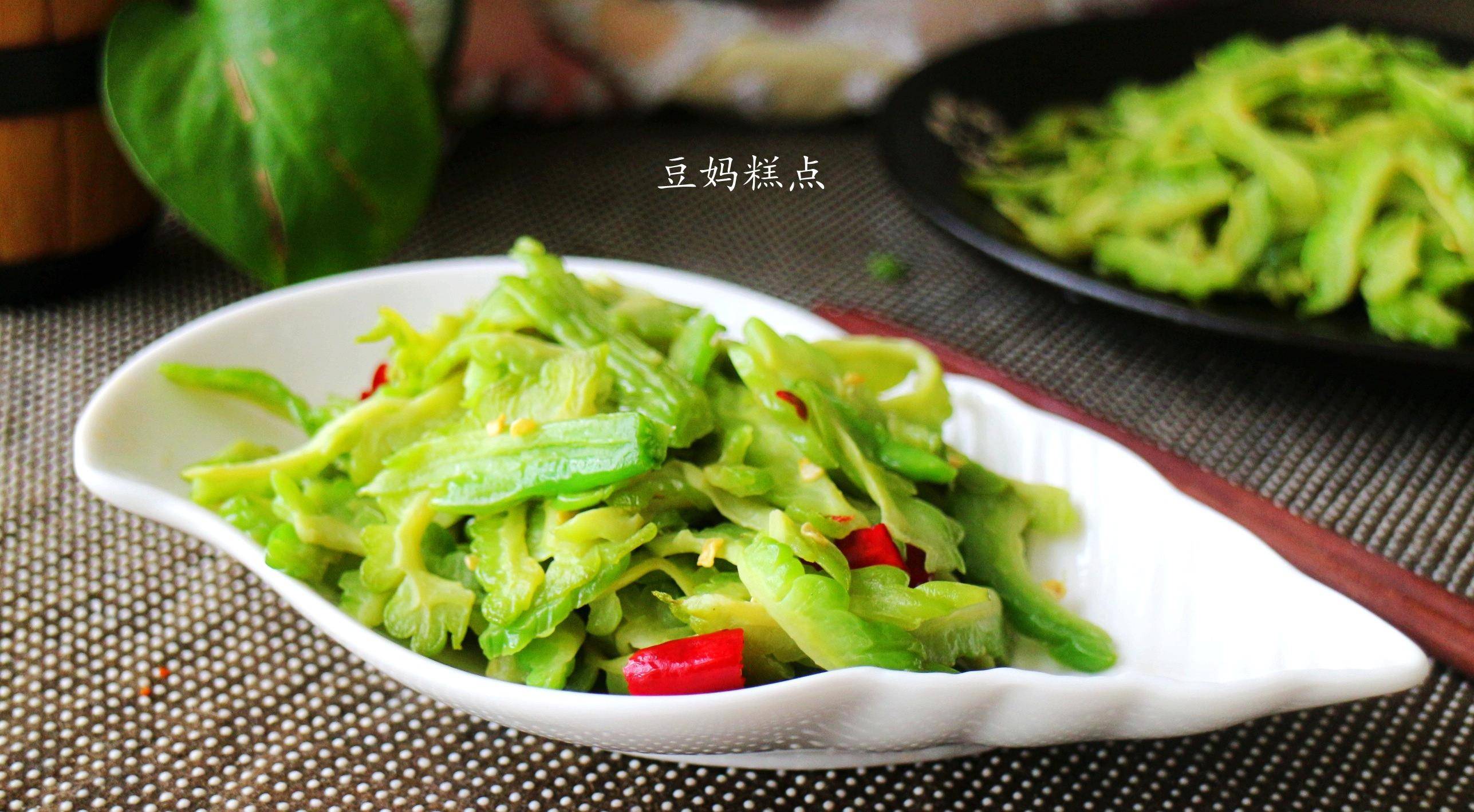 多吃这6道当季菜,清肠胃低热量,不担心长胖_炒黄豆_苦瓜_凉拌西红柿